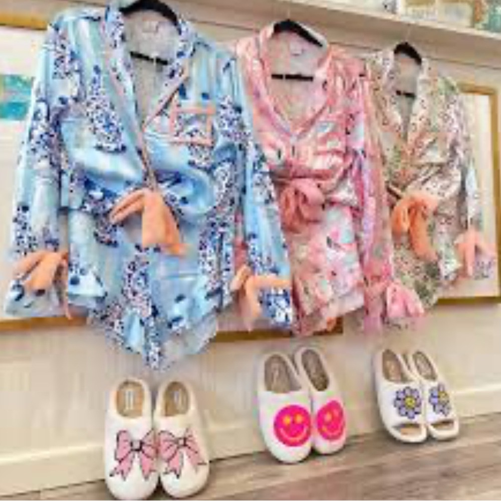 8 OAK Lane Blue and Pink Patterned Pajama Set - Picture 4 of 11
